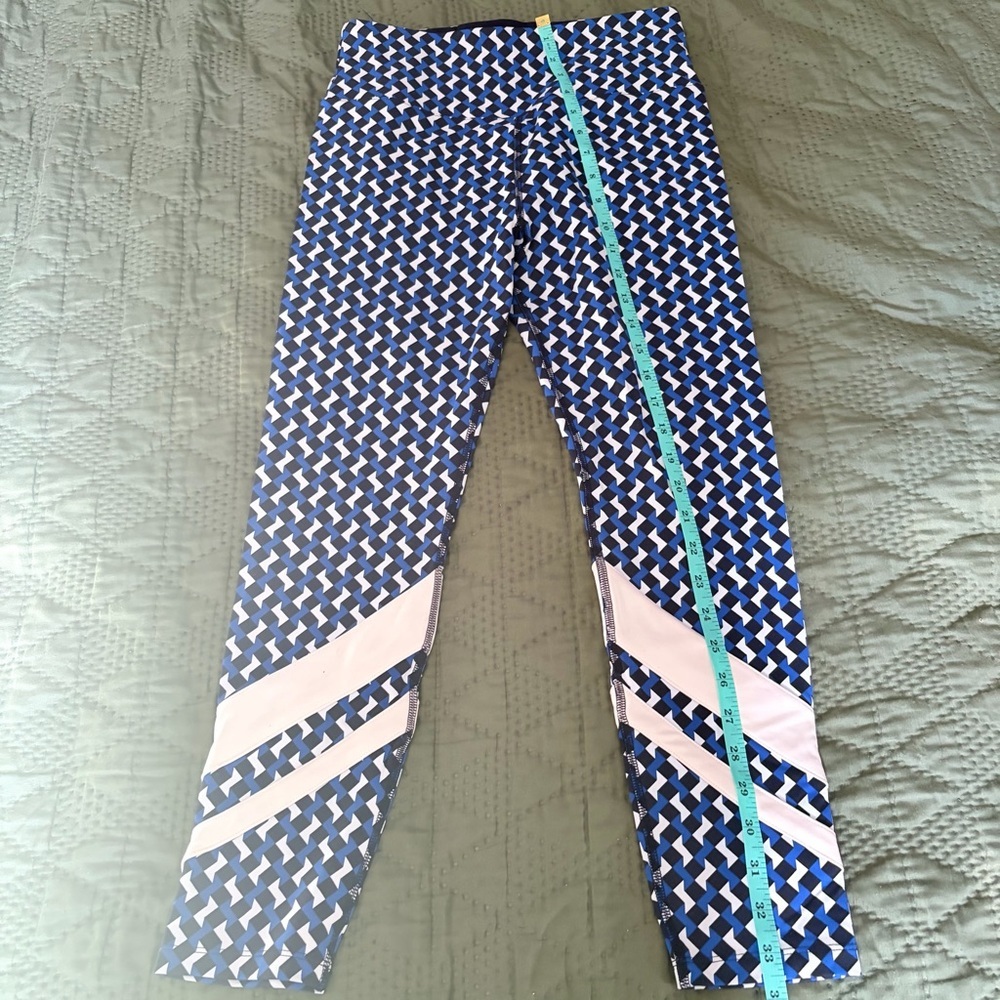 Lou & Grey Mod Geo High Rise Performance Leggings - Picture 8 of 8